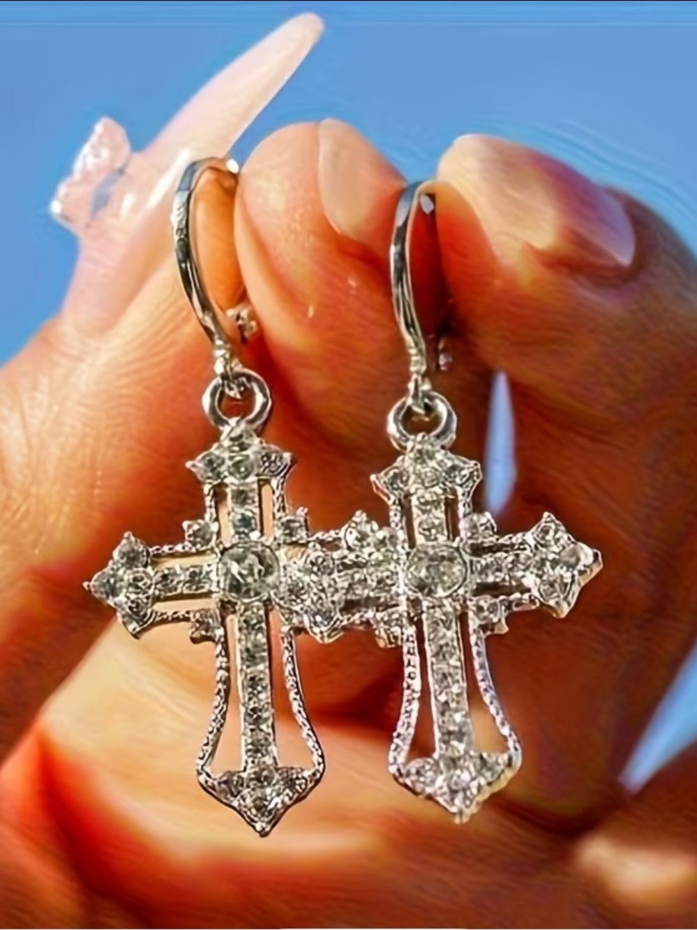 ✝️💎✝️  CROSS EARRINGS SILVER TONE WITH CRYSTAL RHINESTONES.  STUNNING.✝️💎✝️ - Picture 3 of 4